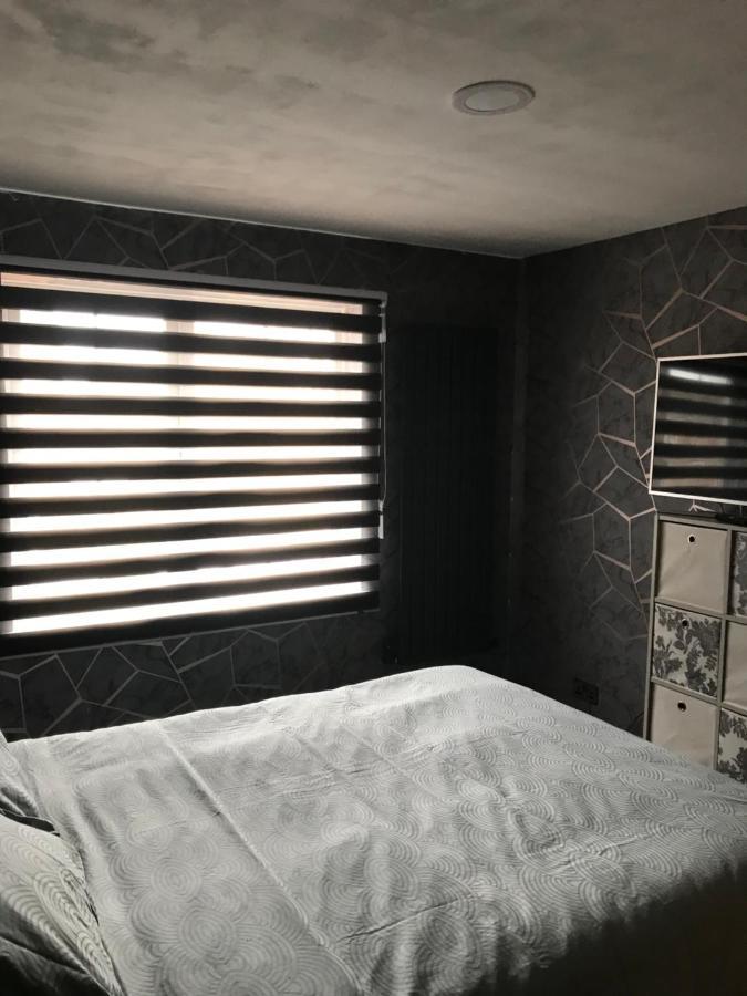 Double Room Next To Burnham Elizabeth Line Station Slough Exterior foto