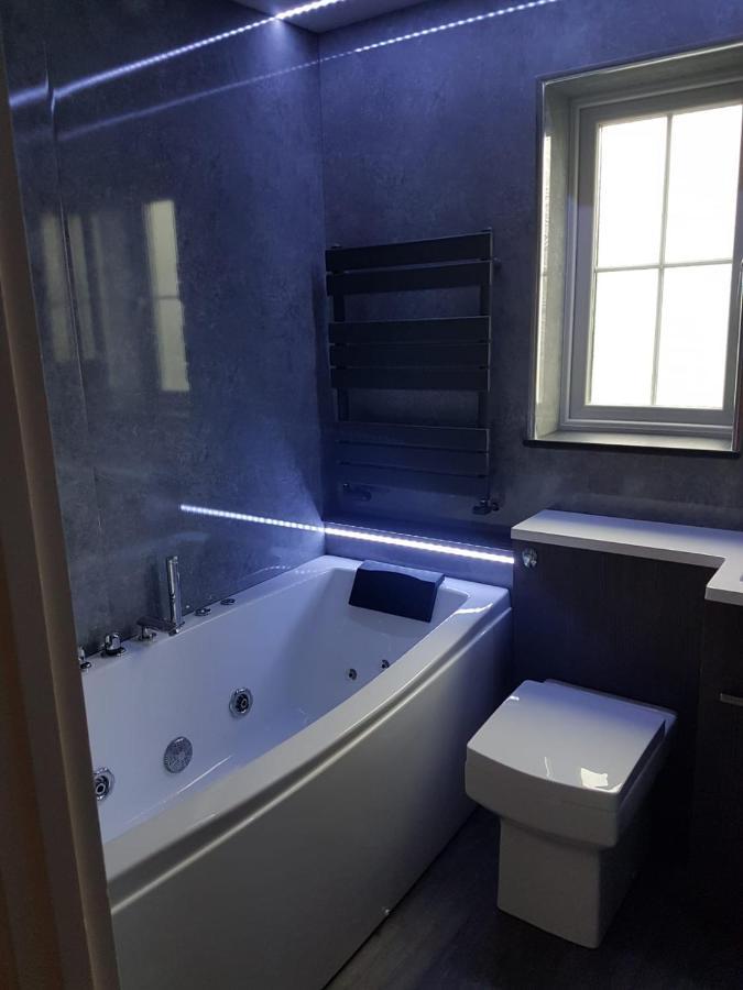 Double Room Next To Burnham Elizabeth Line Station Slough Exterior foto
