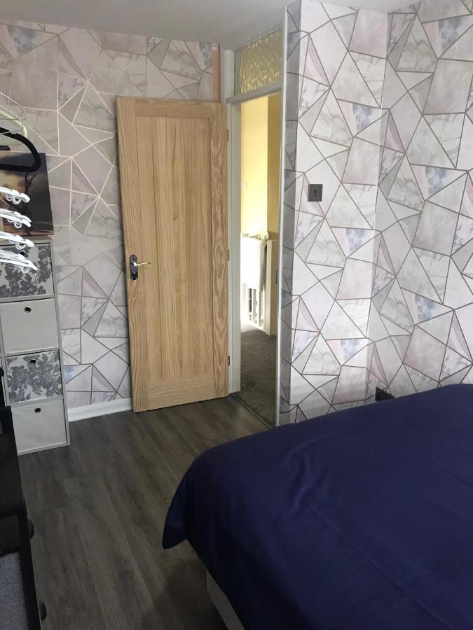 Double Room Next To Burnham Elizabeth Line Station Slough Exterior foto