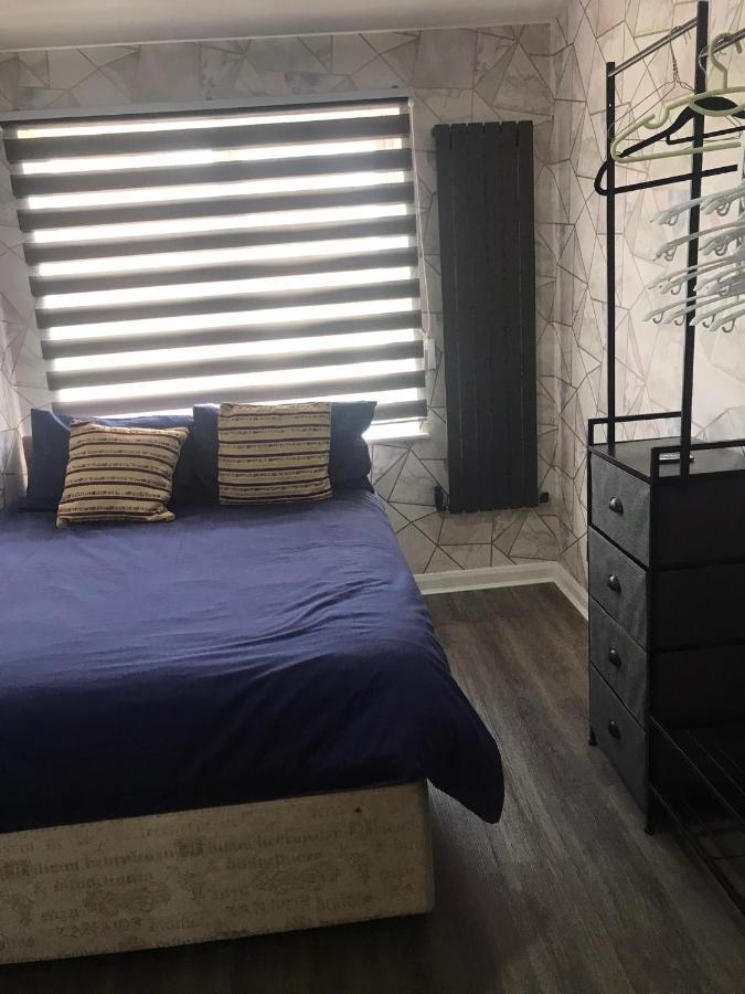 Double Room Next To Burnham Elizabeth Line Station Slough Exterior foto