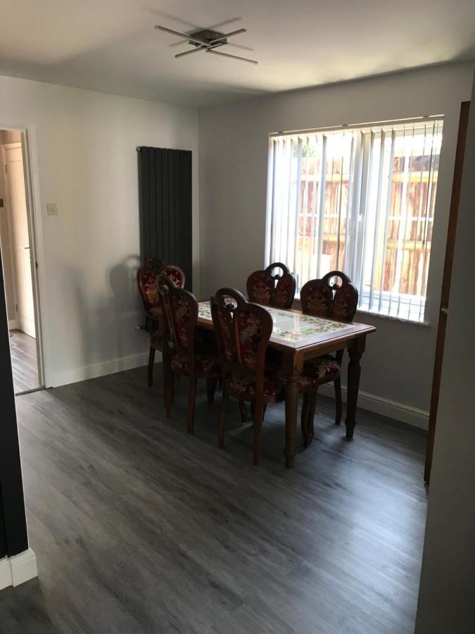 Double Room Next To Burnham Elizabeth Line Station Slough Exterior foto